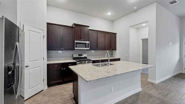 Foto del edificio - 1941 Colonial Ave