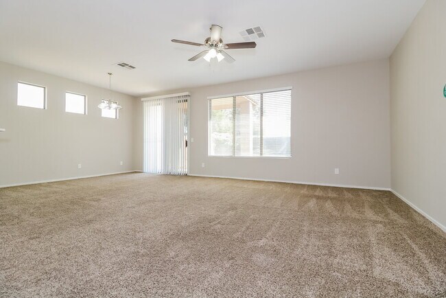Foto del edificio - 14817 N 150th Ln