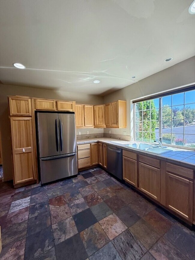 Building Photo - Charming 3 Bedroom Single-Level Home in Ba...