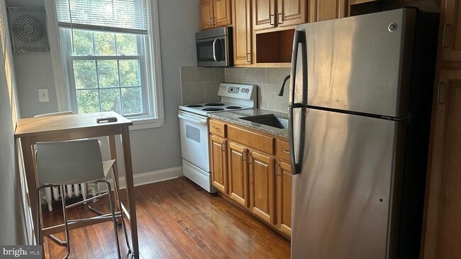 Foto del edificio - 8119 Ardleigh St