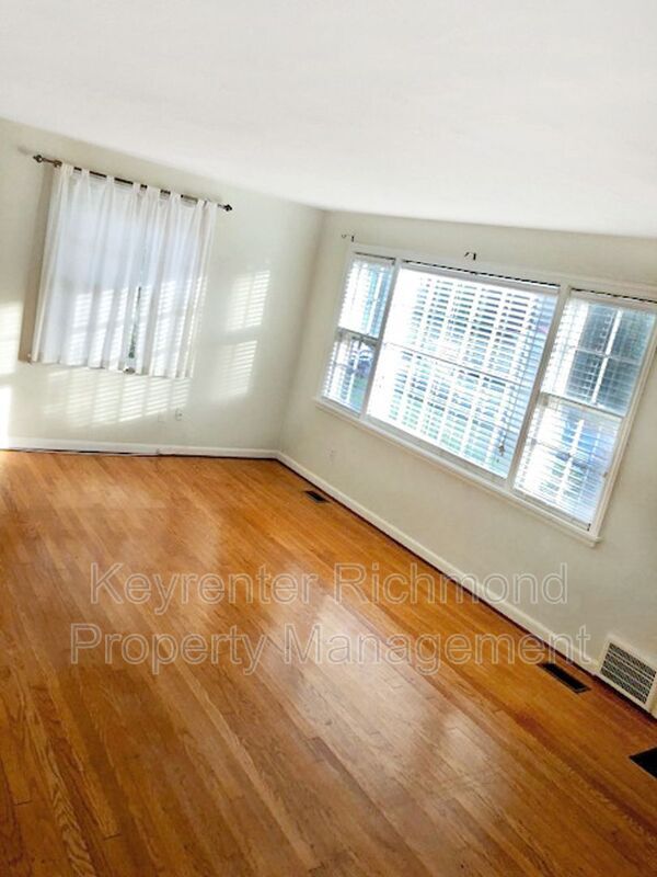 Building Photo - 4507 Stonewall Ave