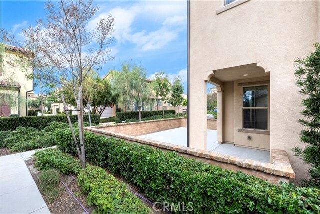 Building Photo - 18 Prominence