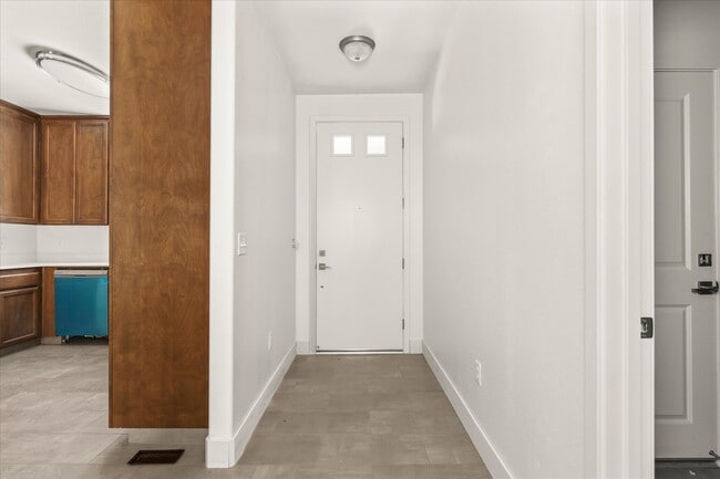 Building Photo - 40468 Bollinger Pl