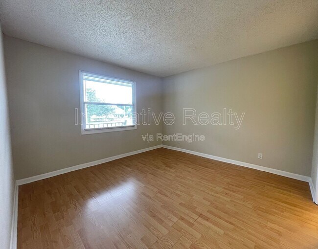 Foto del edificio - 5101 Curry Ford Rd