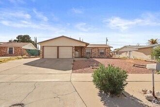 Building Photo - 2117 Anise Dr