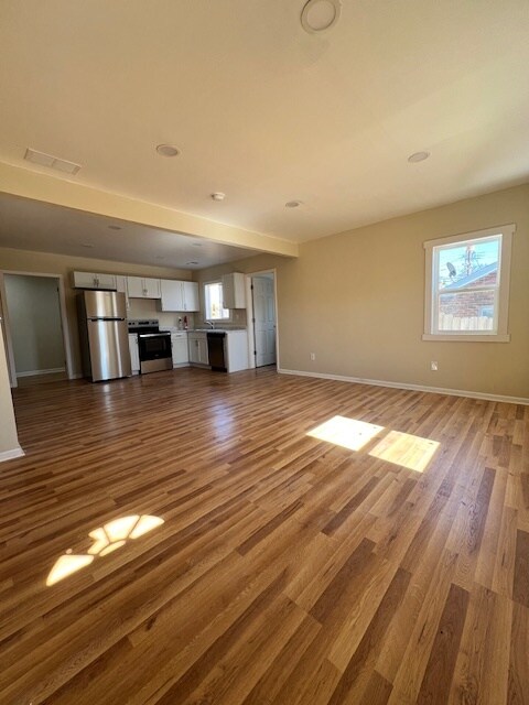 Foto del edificio - 229 E Washington St