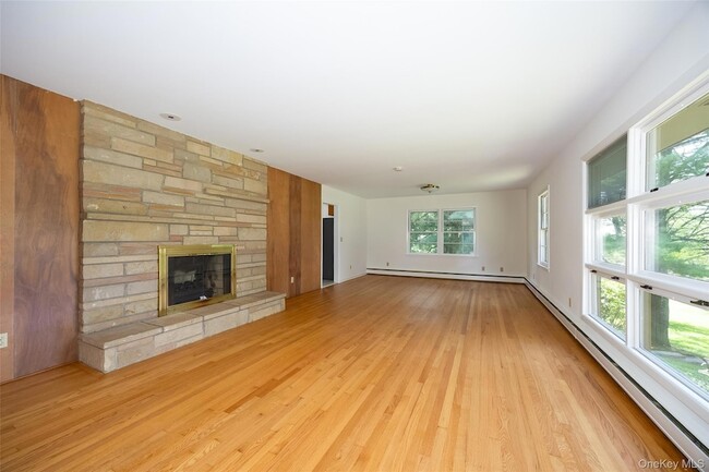 Building Photo - 2108-2110 New Hackensack Road Unit
