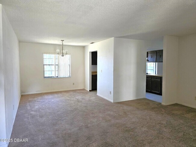 Foto del edificio - 1668 E Shangri-La Dr