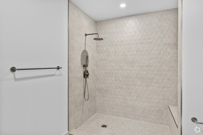 3BR, 3BA - 1,267SF - Bathroom - Gardens Residences