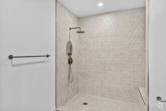 3BR, 3BA - 1,267SF - Bathroom - Gardens Residences