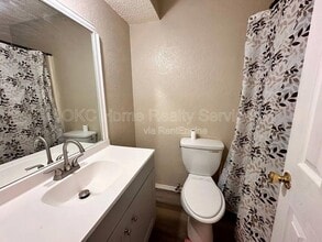 Building Photo - 109 SE 42nd St