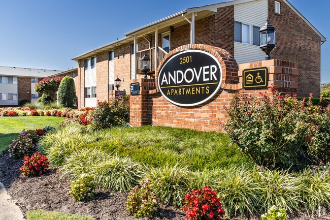 Oficina - Andover Apartments