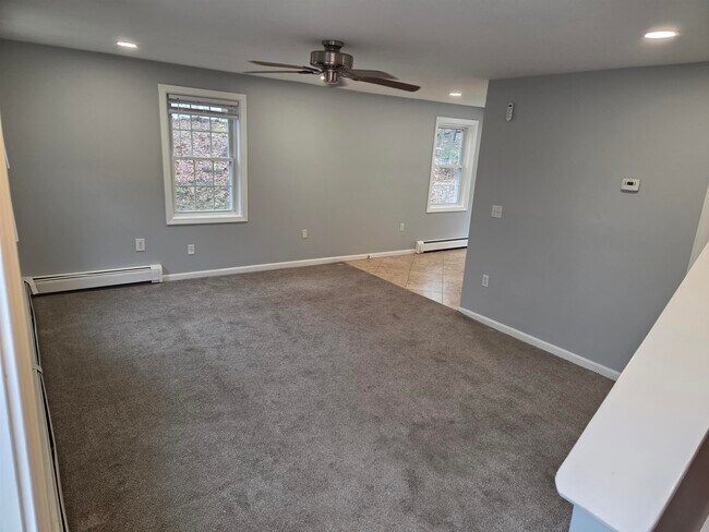 Foto del edificio - 16 River Rd