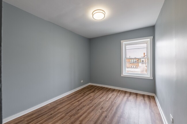 Building Photo - 8311 S Racine Ave