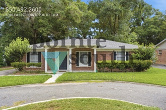 Building Photo - 509 Gayfer Ave