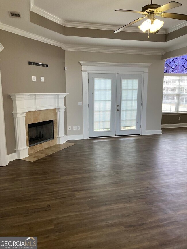 Foto del edificio - 1615 Hucknall Pl