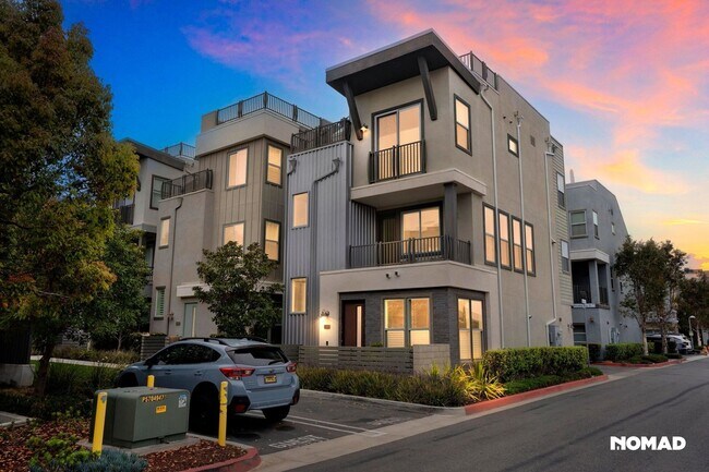 Building Photo - Stunning 3BR + Office House with Garage + ...