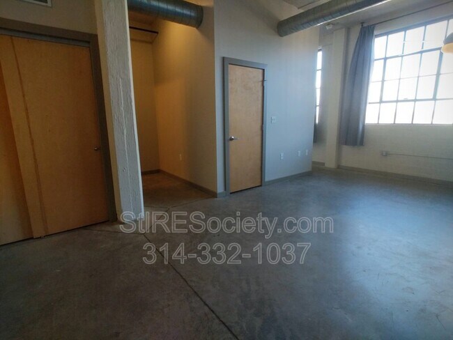 Foto del edificio - 8125 Michigan Ave