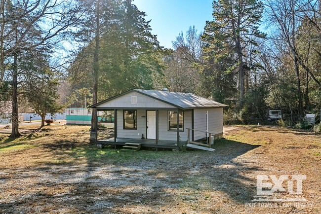 Building Photo - Charming One Bed, One Bath Home Near Kerr Dam