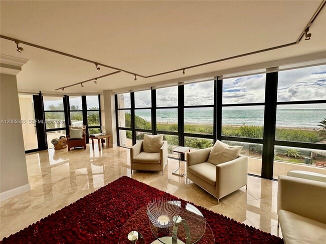 Foto del edificio - 6423 Collins Ave