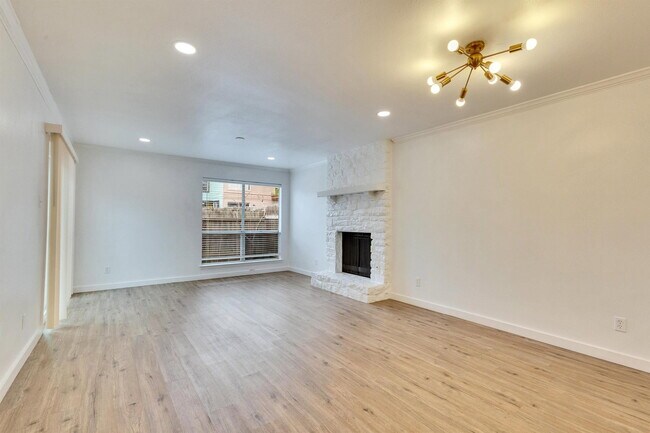 Foto del edificio - 6910 Lovely Ln