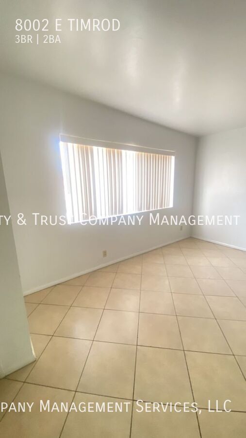 Foto del edificio - 8002 E TIMROD-