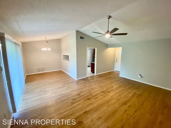 Building Photo - 2 br, 1.5 bath House - 6608 Woodhue Dr