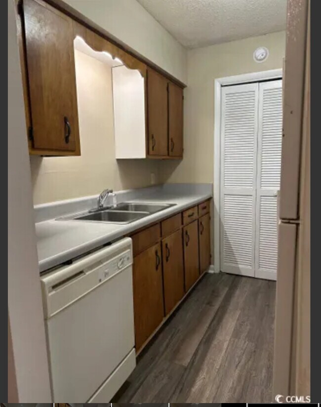Foto del edificio - 615 Carter Ln