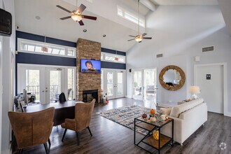 Interior Photo - Highlands at the Lake