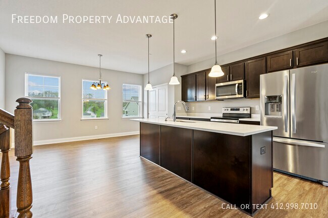 Foto del edificio - 62 Hawthorne Dr - 2BR Townhouse - Washington