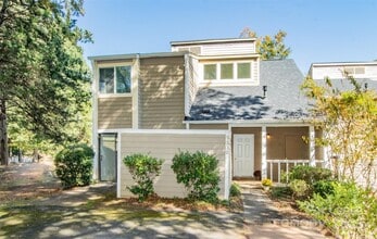 Building Photo - 3209 Windbluff Dr