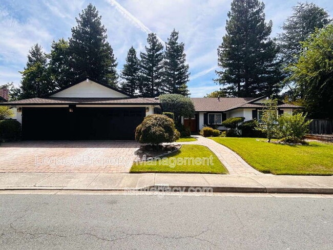 Building Photo - 1163 Gamay Dr