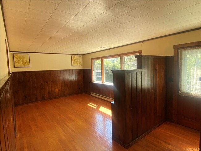 Building Photo - 8 Brookside Rd