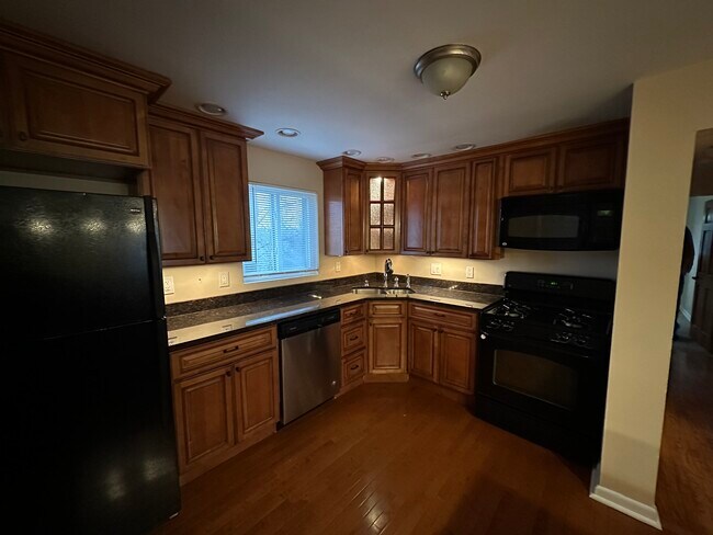 KitchenBR 1 - 1120 William St