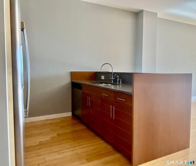 Foto del edificio - 33 N Water St