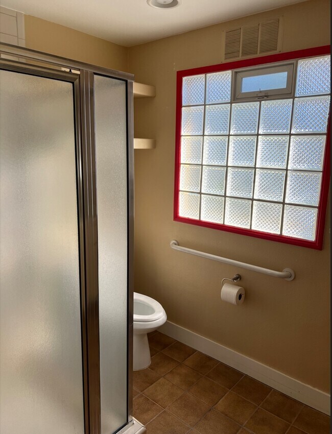 Interior Photo - 540 S Highland Dr