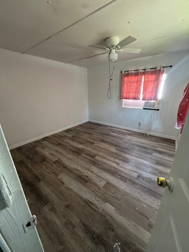 Foto del edificio - 131 Montego Dr