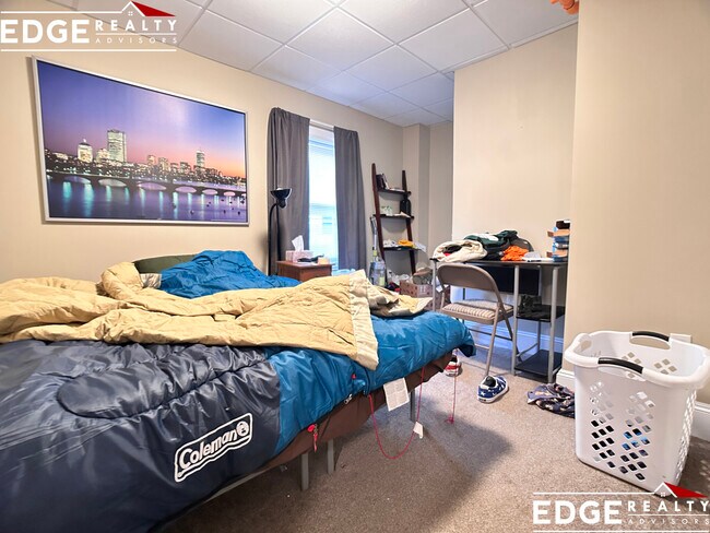 Foto del edificio - 558 Washington St