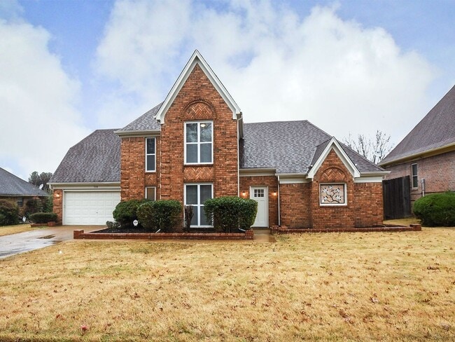 4 bed, 2.5 bath home with great curb appeal near 385. - 4 bed, 2.5 bath home with great curb appeal near 385.