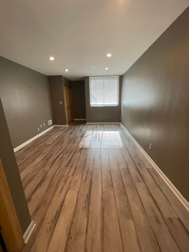 Living room - 8950 N 95th St