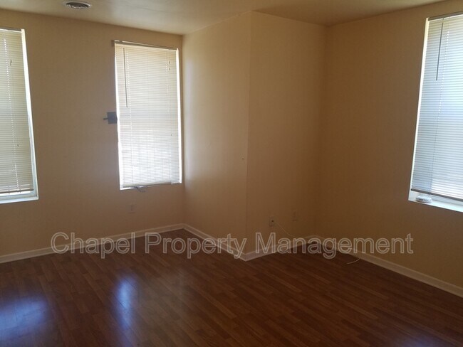 Building Photo - 1346 N 27th St