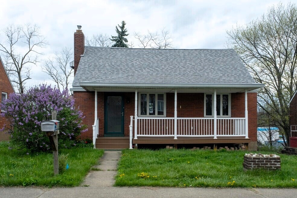 Primary Photo - 713 Overhill Dr