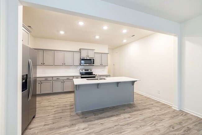 Building Photo - 121 Gaelic Dr