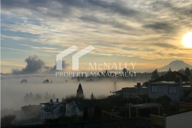 Building Photo - Panoramic Water View Home in Tacoma