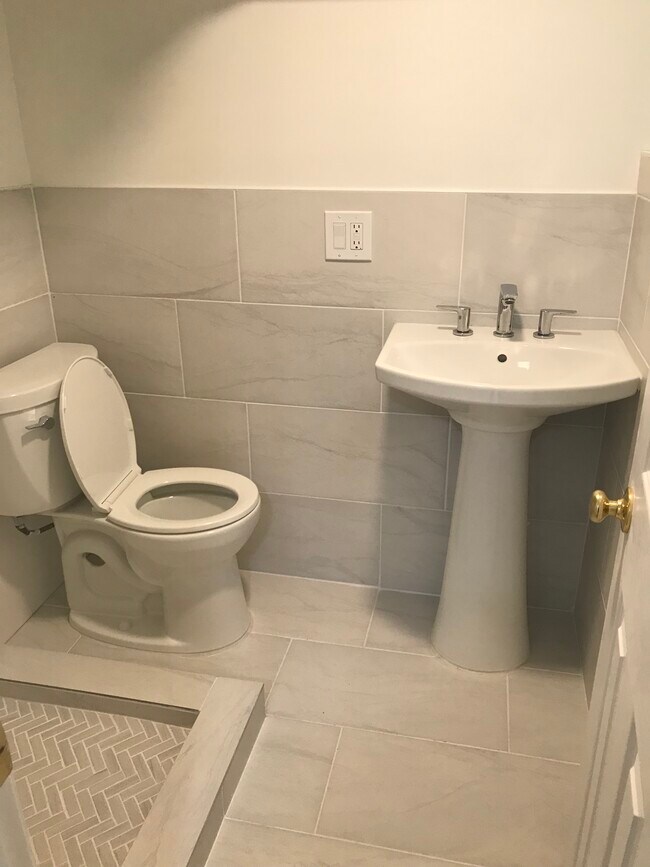 Foto del edificio - 367 Briar Brae Rd