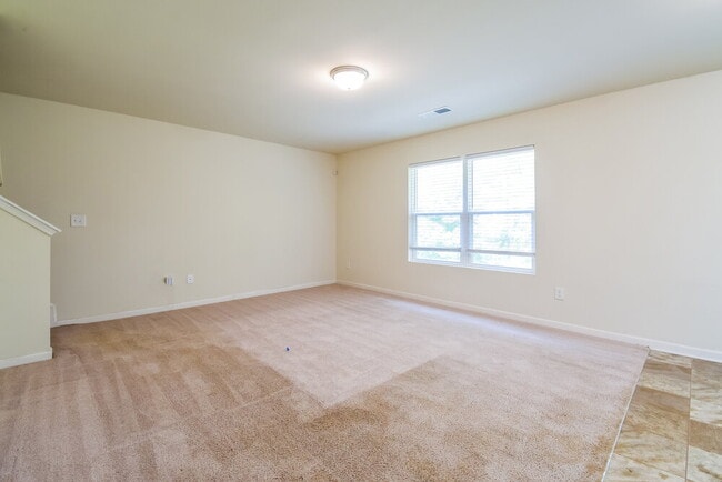 Building Photo - 329 Freeman Cir