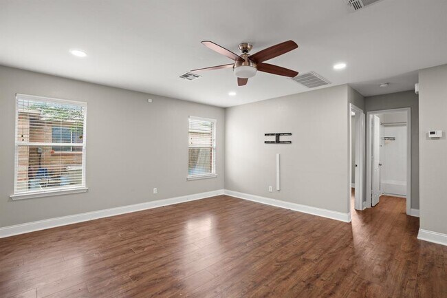 Building Photo - 424 Emma Rose Trail