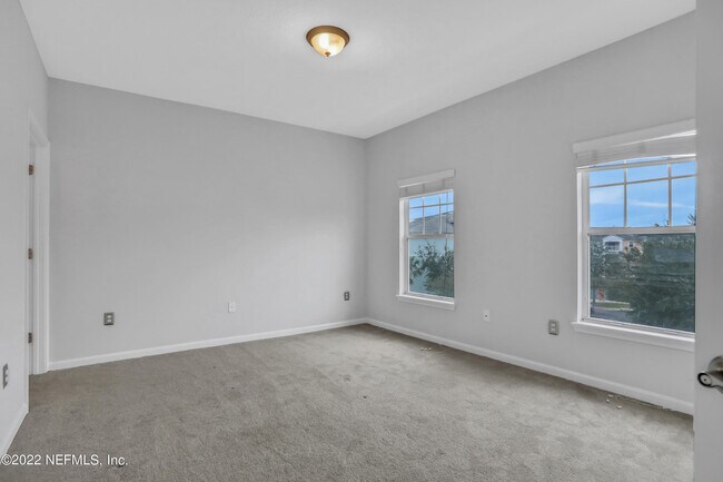 Building Photo - 8210 Green Parrot Rd