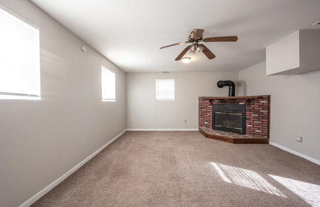 Photo - "Charming 3-Bed, 2-Bath Gem on E 35th St w... Apartment