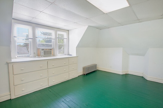 Building Photo - 405 Biddle Ave